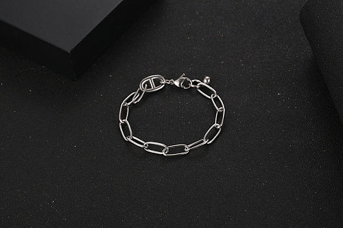 Bracelets en acier titane de couleur unie géométrique de style simple