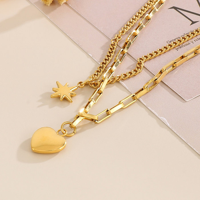 قلادة مطلية بالذهب على شكل قلب بتصميم بسيط من الفولاذ المقاوم للصدأ