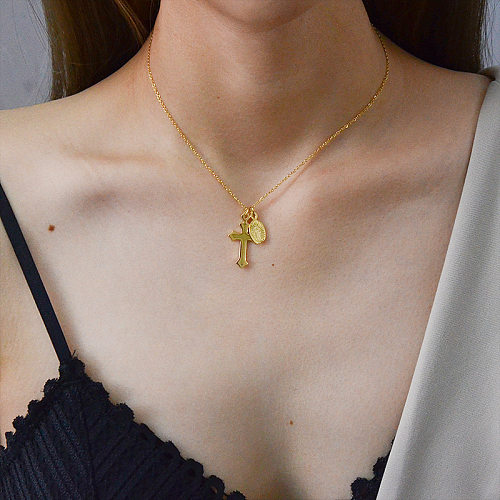 Collier rétro tendance en acier inoxydable avec pendentif ovale en forme de croix du parrain