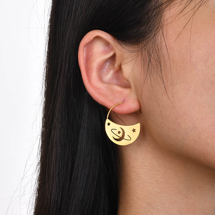 1 Paar schlichte Ohrringe mit Sun Star Lock-Beschichtung und ausgehöhltem 18-Karat-vergoldetem Edelstahl