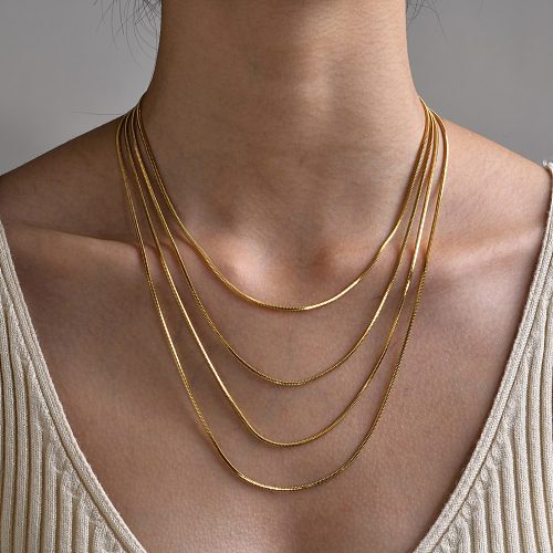 Collar chapado en oro de 18 quilates con revestimiento de acero inoxidable de color sólido de estilo clásico