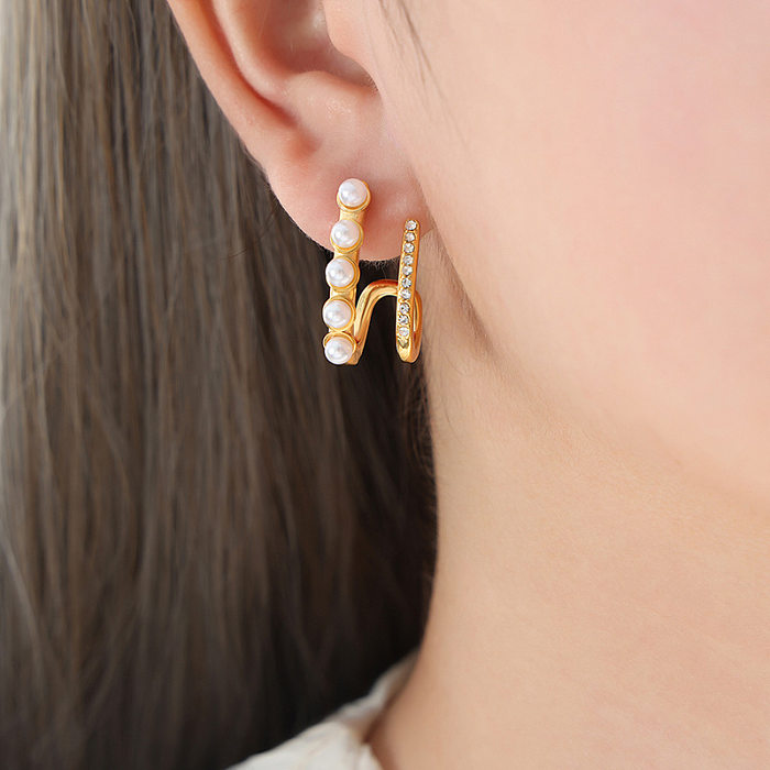 1 Paar einfache, einfarbige Inlay-Ohrringe aus Edelstahl mit künstlichen Perlen und Zirkonen, 18 Karat vergoldet