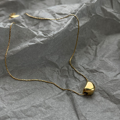 Collar chapado en oro de 18 quilates con revestimiento de acero inoxidable y guisantes de estilo simple