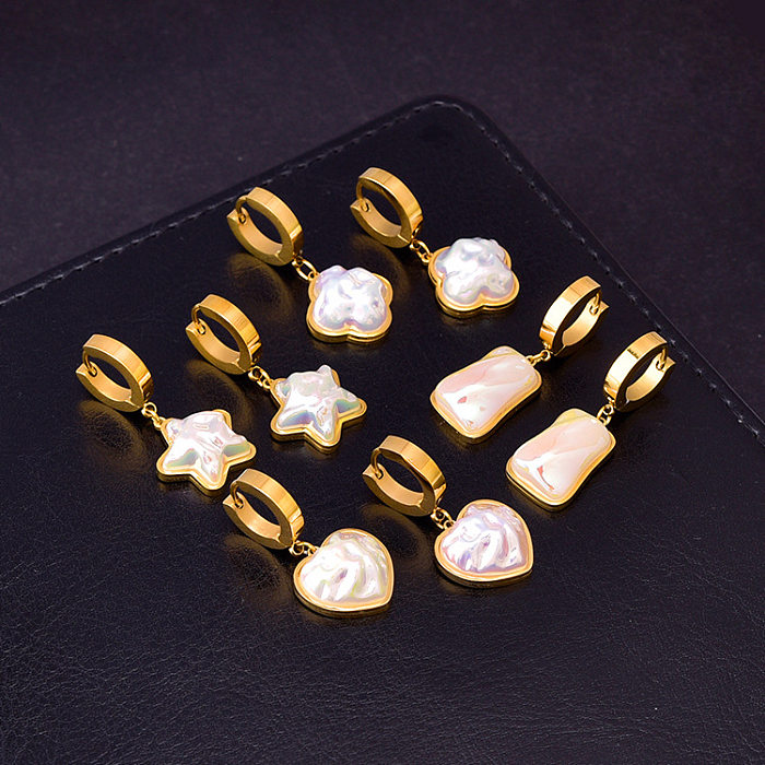 1 Paar elegante Damen-Ohrringe in Herzform mit Blumen-Edelstahl-Inlay und künstlichen Perlen