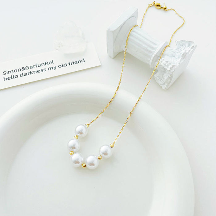 Halskette mit geometrischen Retro-Edelstahlbeschichtung und künstlichen Perlen