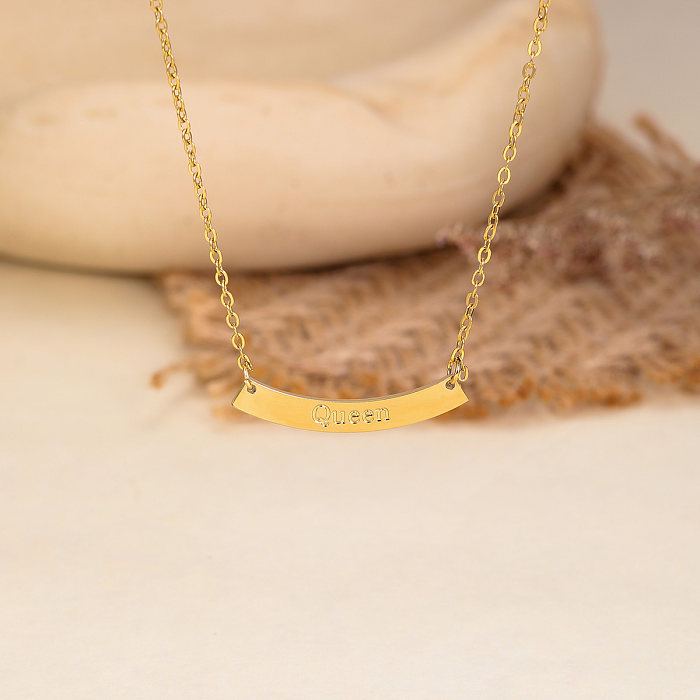 Collar chapado en oro de 18 quilates con revestimiento de acero inoxidable con letras geométricas básicas