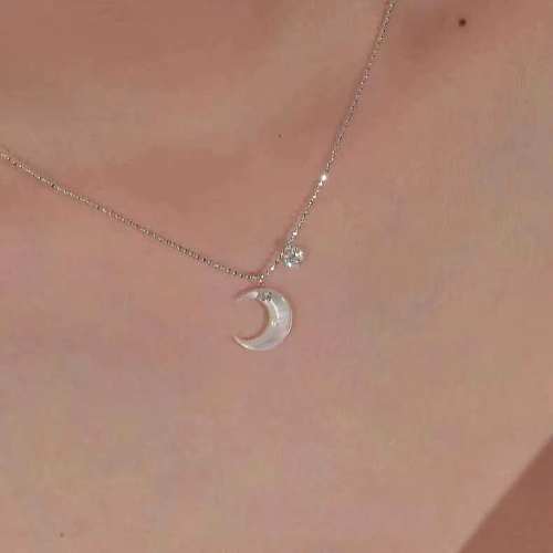 Wholesale Simple Style Moon Shell Stainless Steel Rhinestones Pendant Necklace