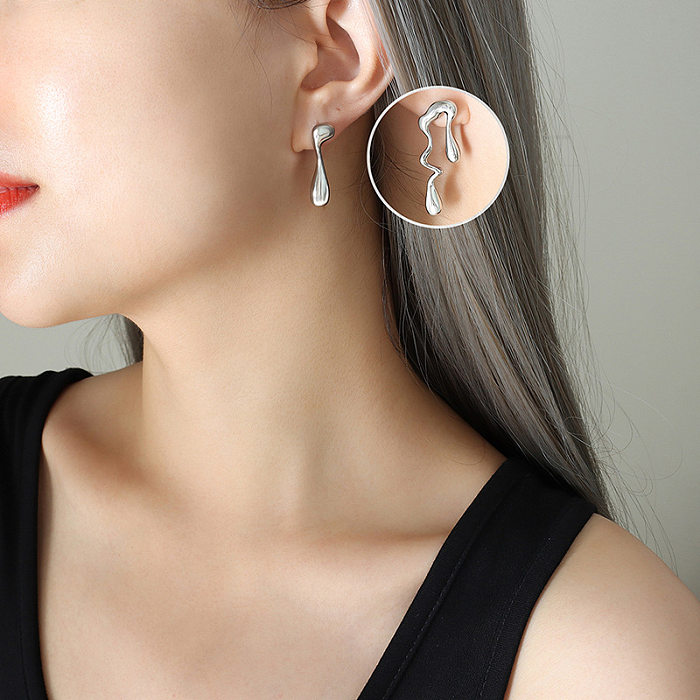 A orelha assimétrica de aço inoxidável do estilo francês enche brincos de aço inoxidável