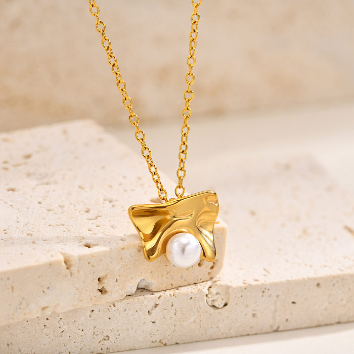 Halskette mit geometrischem Edelstahl-Inlay und künstlichen Perlen im französischen Stil
