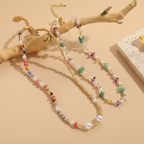 Elegante Lujoso Estilo clásico Irregular Colorido Perla de imitación Piedra natural Chapado en acero inoxidable Collar chapado en oro de 14 quilates