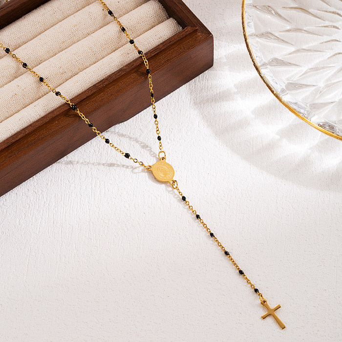 Elegante Halskette mit klassischem Kreuz der Jungfrau Maria und Priester aus Edelstahl mit Perlenbeschichtung und 18-Karat-Vergoldung