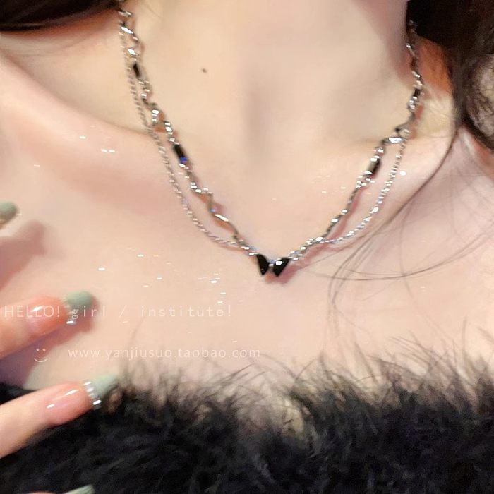 Modische Halsketten in Herzform aus Edelstahl mit Perlen und Zirkonen, 1 Stück