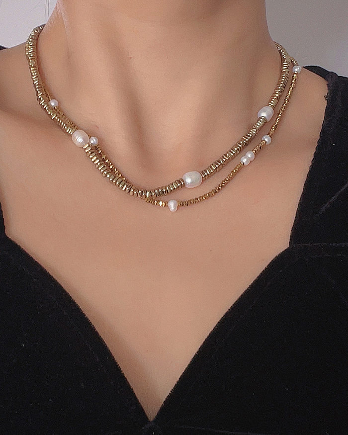 Collier plaqué or 18 carats avec perles d'eau douce géométriques de vacances