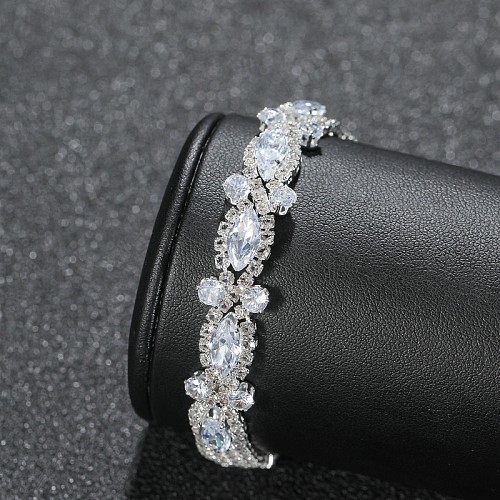 Elegant Simple Style Solid Color Stainless Steel Inlay Rhinestones Bracelets