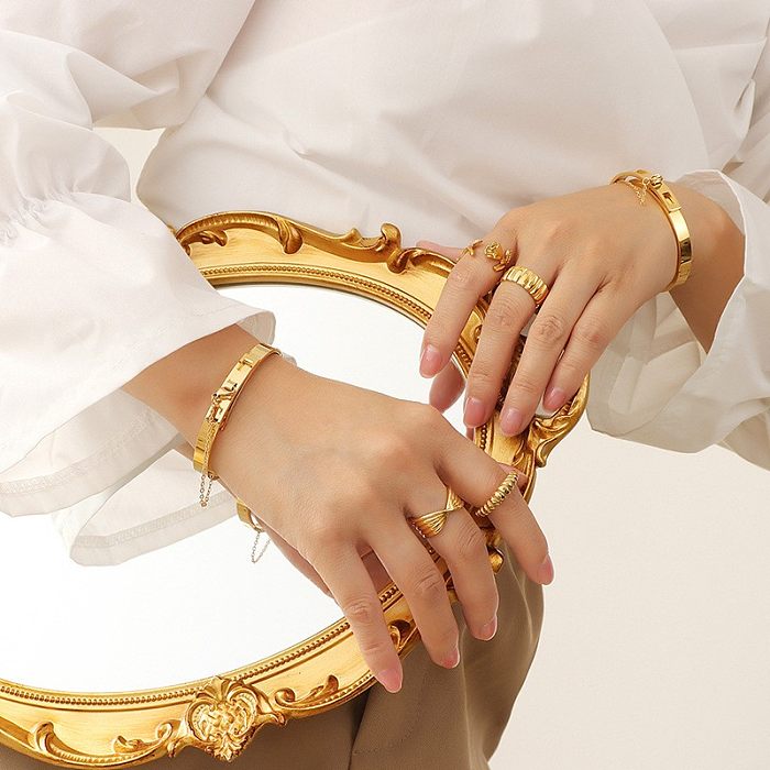 Fashion Jewelry Chain Tassel Buckle Titanium Steel Plated 18K Gold Bracelet Couple Hand Jewelry