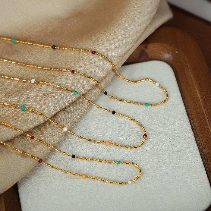 Hawaiianische tropische schlichte Halskette aus einfarbigem Edelstahl mit Emaille-Beschichtung und 18-Karat-Vergoldung