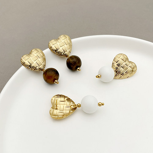 1 par de brincos retrô em formato de coração banhado a ouro 14K em aço inoxidável