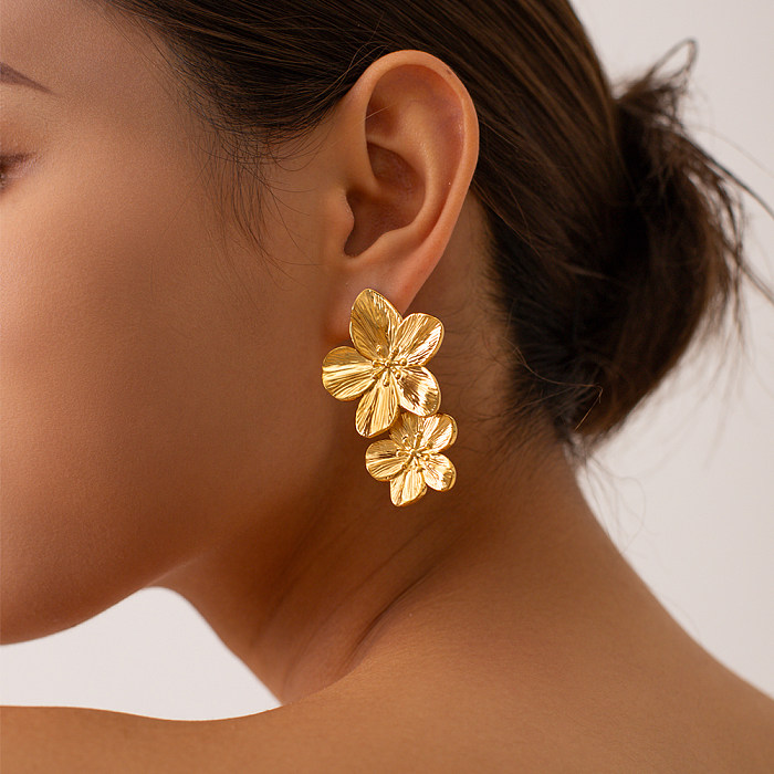 1 par de brincos de orelha banhados a ouro 18K de aço inoxidável com revestimento de flor de estilo simples
