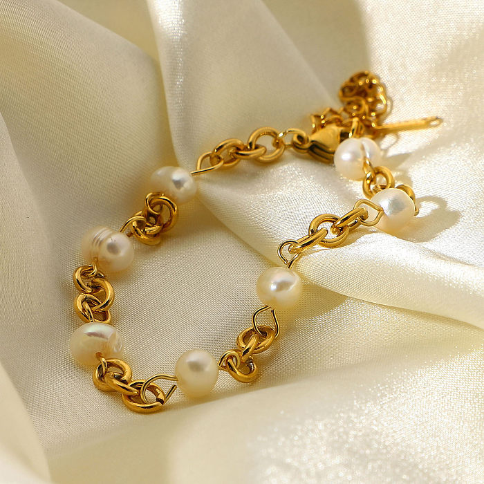 Produit de vente chaude européen et américain Ins en acier inoxydable plaqué or 18 carats 6 bracelets de chaîne de perles d'eau douce naturelles Bracelet pour femmes