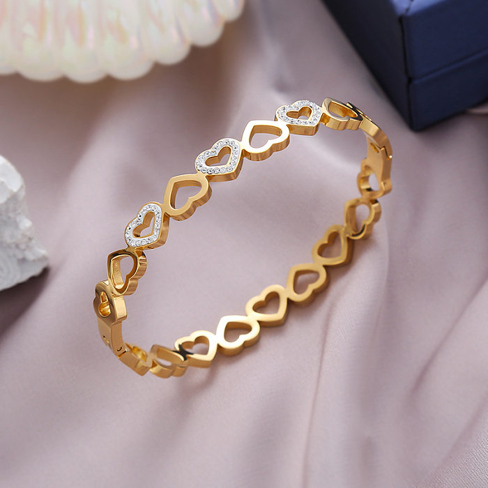 Wholesale Retro Heart Shape Solid Color Stainless Steel Rhinestones Bangle