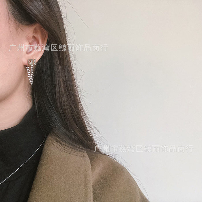 Boucles d'oreilles en acier inoxydable plaqué or avec chaîne à pampilles et lettres C, suspendues à l'arrière