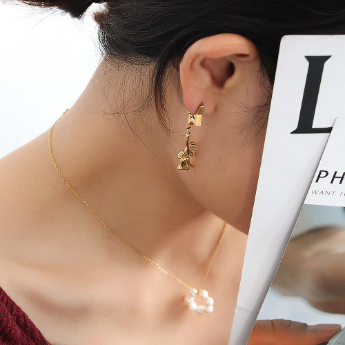 Elegant Heart Shape Stainless Steel  Gold Plated Pearl Pendant Necklace