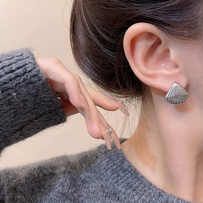 1 Paar klassische Ohrringe aus Edelstahl mit einfarbiger Beschichtung