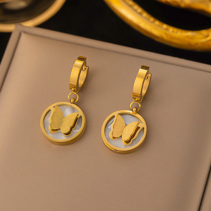 1 par de pendientes colgantes chapados en oro de 18K con incrustaciones tridimensionales de mariposa de estilo Simple y dulce