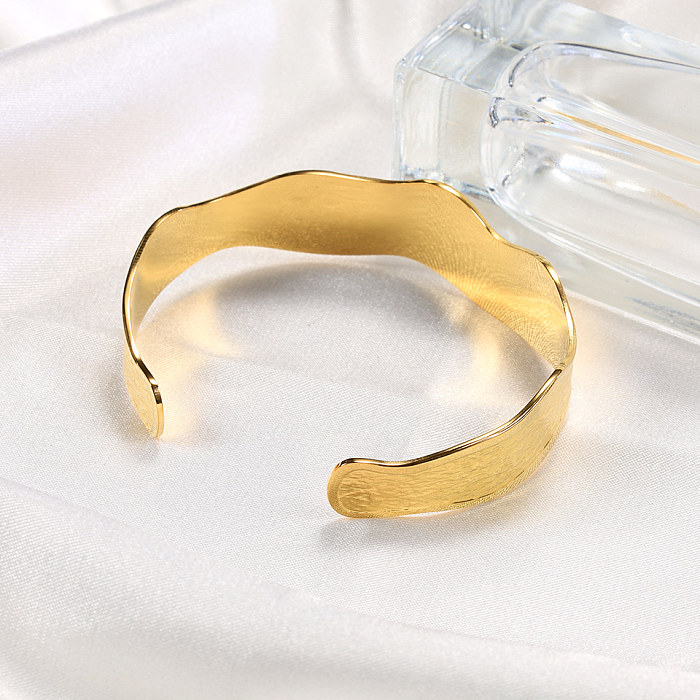 Atacado estilo moderno estilo clássico cor sólida listra espiral chapeamento de aço inoxidável banhado a ouro 18K