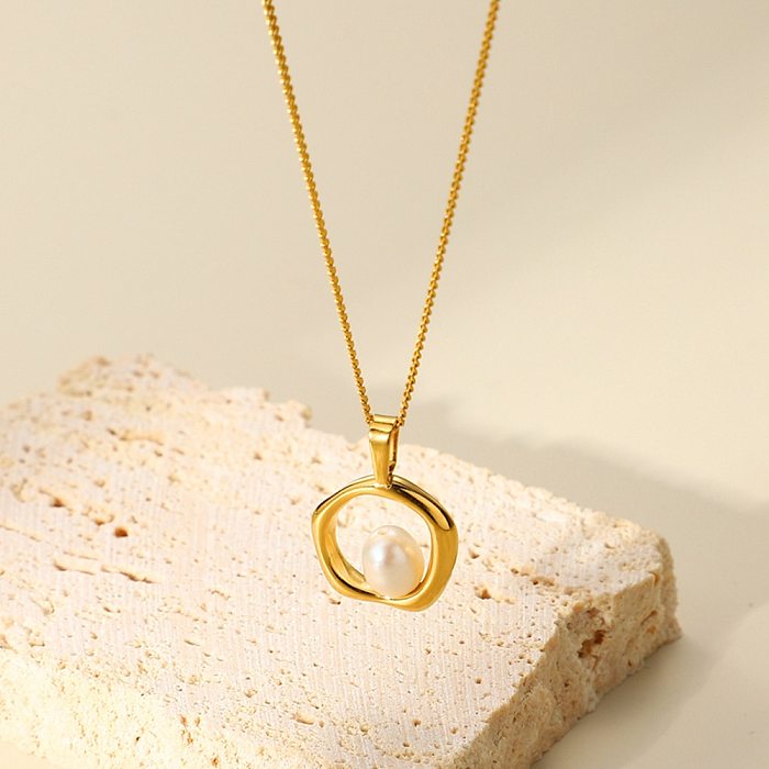 Collier pendentif rond en acier inoxydable plaqué or 18 carats avec perles d'eau douce de style IG