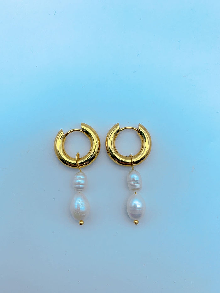 1 Pair Elegant Simple Style Round Freshwater Pearl Stainless Steel Plating 18K Gold Plated Earrings