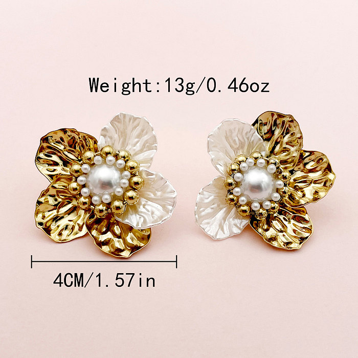 1 par de pendientes chapados en oro de perlas artificiales de acero inoxidable con incrustaciones de flores glamorosas de estilo nórdico