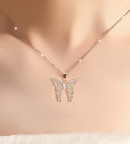 Collier pendentif élégant Glam Lady papillon en acier inoxydable avec incrustation de zircon plaqué or 18 carats
