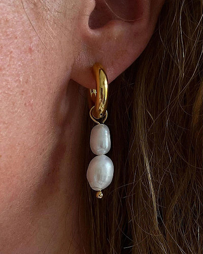 1 Pair Elegant Simple Style Round Freshwater Pearl Stainless Steel Plating 18K Gold Plated Earrings