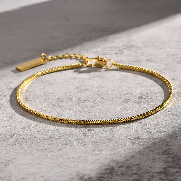 Estilo simple Estilo clásico Color sólido Pulido de acero inoxidable Chapado en pulseras chapadas en oro de 18 quilates