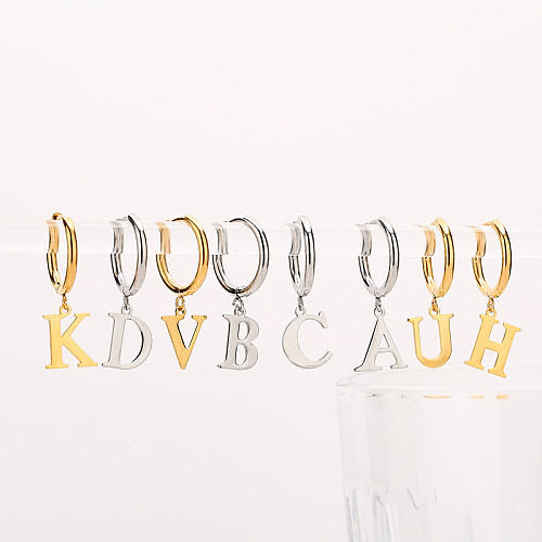 1 par de pendientes colgantes chapados en oro de 18 quilates de acero inoxidable con revestimiento de letras de estilo simple e informal