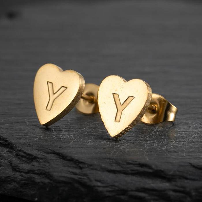 Brincos de orelha de aço inoxidável em forma de coração com letras da moda 1 par