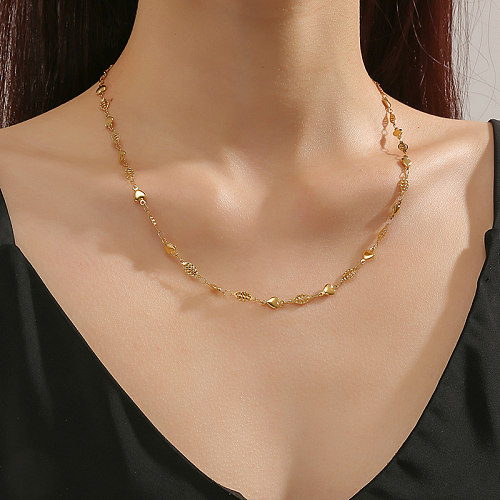 Collar chapado en oro de 18 quilates con revestimiento de pulido de acero inoxidable con forma de corazón de estilo moderno informal