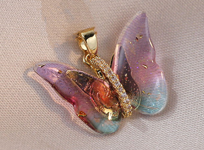 Collier pendentif avec incrustation de Zircon en acier inoxydable, papillon doux