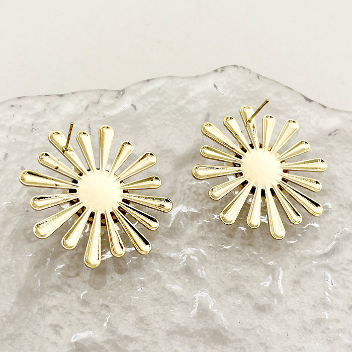 1 Pair Luxurious Roman Style Flower Plating Stainless Steel  Gold Plated Ear Studs