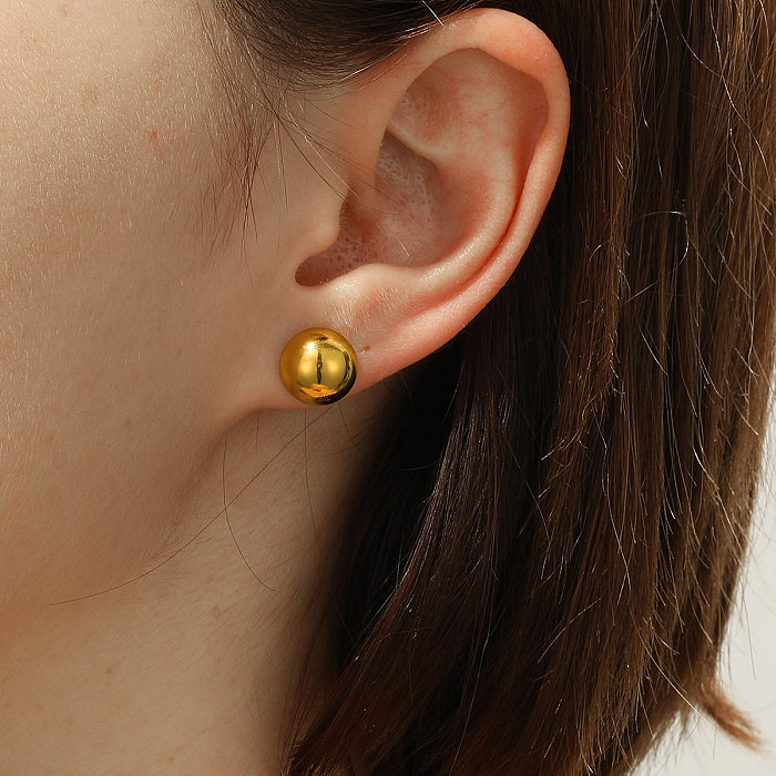 Estilo simples casual redondo chapeamento de aço inoxidável embutimento zircão banhado a ouro 18K pinos de orelha