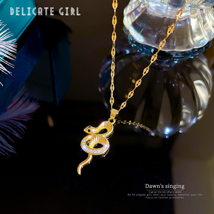 Modische Schlangen-Anhänger-Halskette aus Edelstahl mit Kupferbeschichtung und Inlay-Strasssteinen