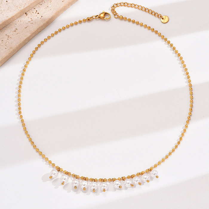 Elegante collar redondo con colgante chapado en oro de 14 quilates con perlas artificiales de acero inoxidable