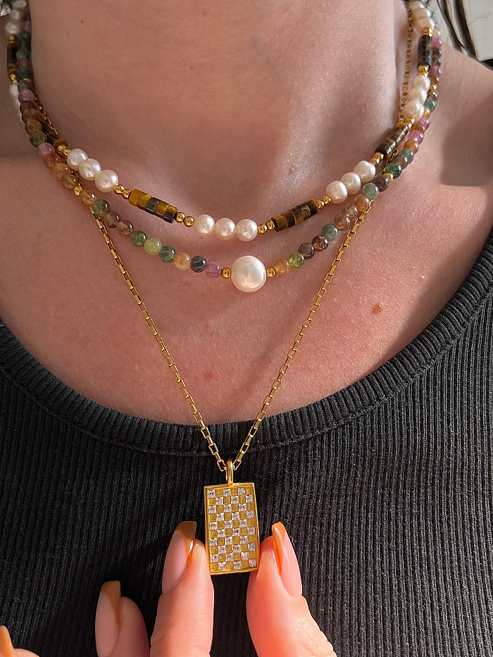 Lässige, runde, mit 18 Karat vergoldete Perlen versehene Halskette aus Edelstahl