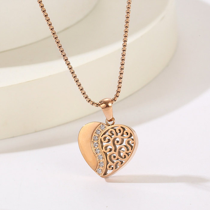 Collar colgante chapado en oro de 18 quilates con revestimiento de acero inoxidable en forma de corazón de estilo moderno