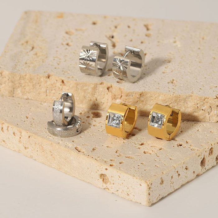 1 Paar schlichte, runde, quadratische, plattierte Ohrringe aus Edelstahl mit Strasssteinen und 18 Karat vergoldet