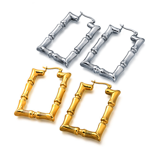 Rechteckige Bambusform aus 18-Karat-Gold-PVD, 5.5 mm Durchmesser, mit übertriebenen und vielseitigen Bambusgelenken, entworfen mit Ohrschlaufen