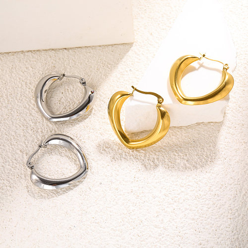 18K gold pvd three dimensional heart-shaped hollow hollow and versatile design ear buckle