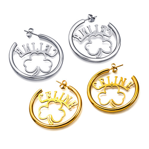 C-förmiger kreisförmiger Ring mit 3 mm Drahtdurchmesser und hohlem Kleeblatt. CELLNE-Buchstabenohrringe und -Ohrringe