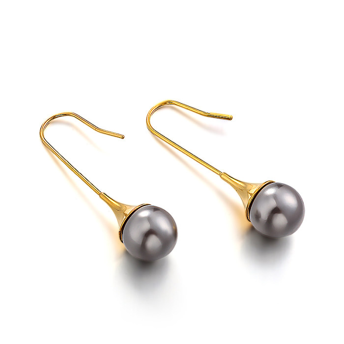 Minimalist and versatile pearl ear hook